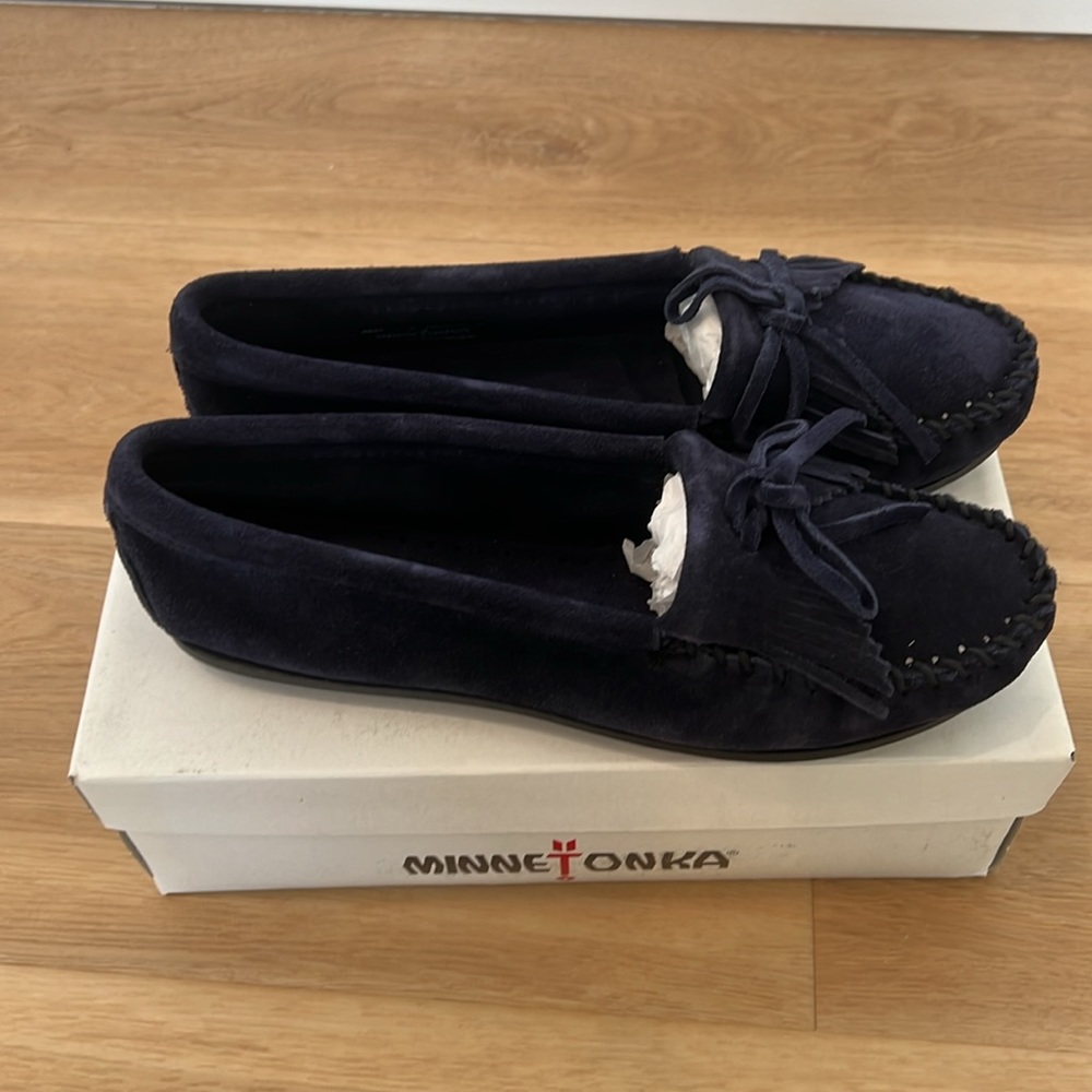 Authentic NIB Minnetonka Moccasins 409T navy Kilty - Picture 3 of 5